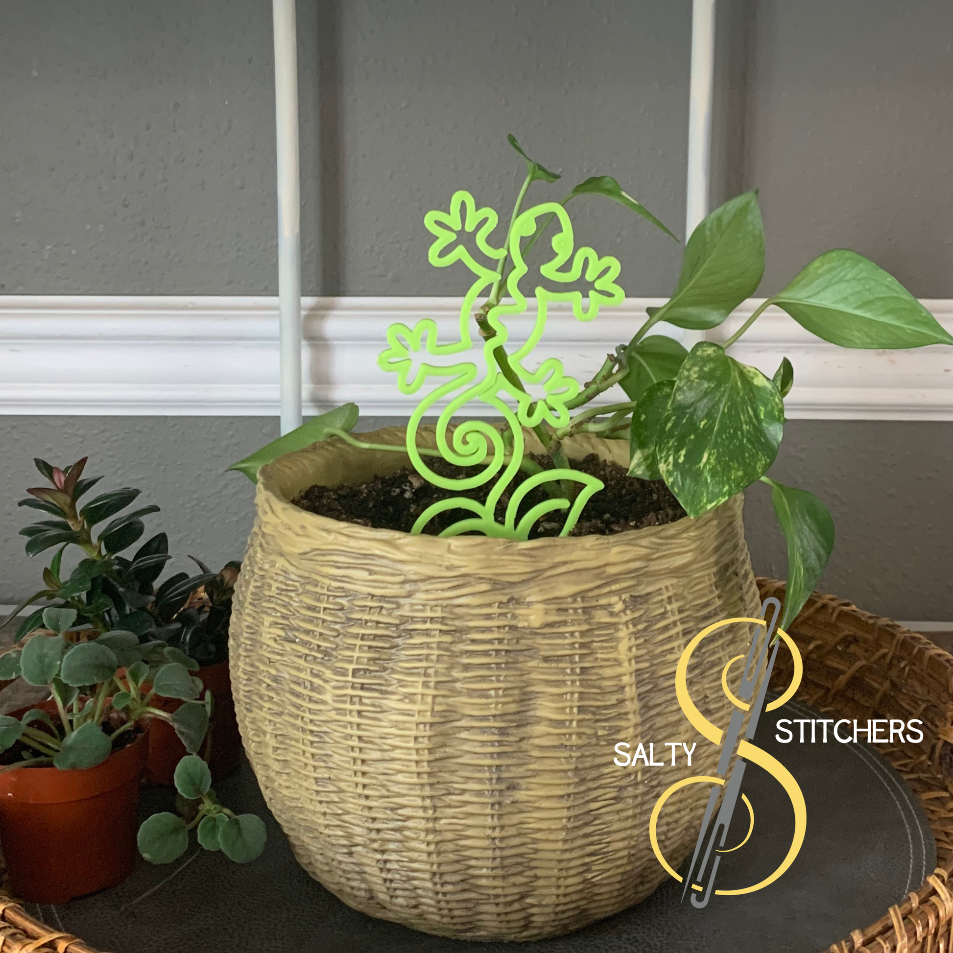 Green Lizard Plant Pal 3d Printed Indoor Trellis | More Heart Studio